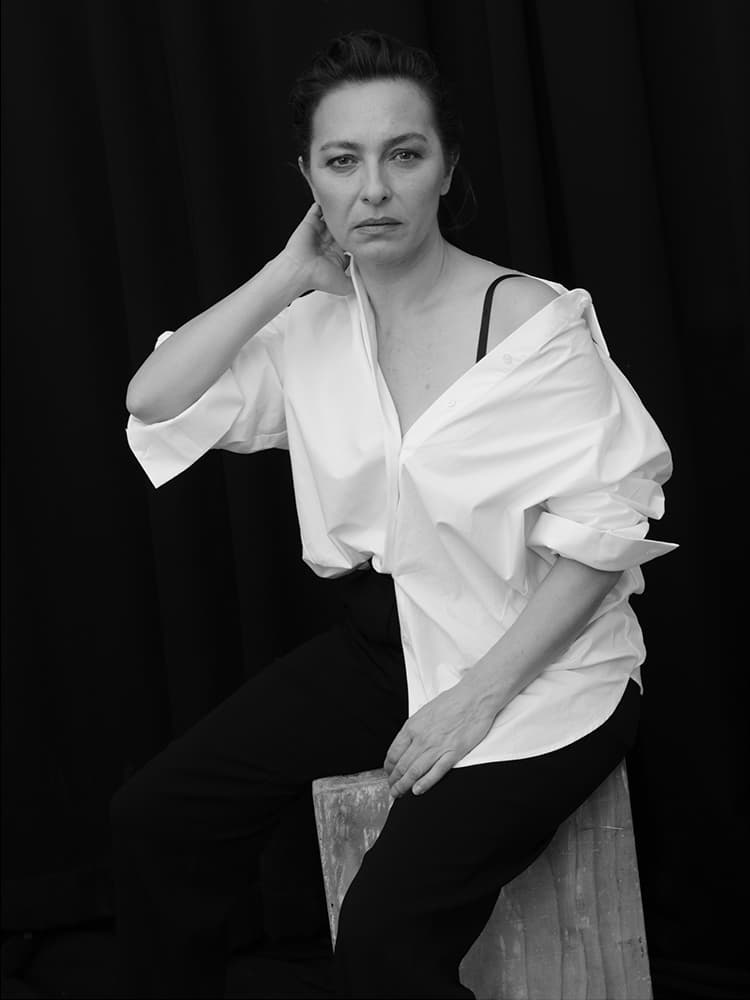 Beyaz Tavşan Kırmızı Tavşan - Ayça Bingöl